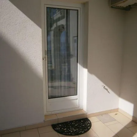 Apartman In Mit Garten, Terrasse Und Grill Und Panoramablick Novi Vinodolski